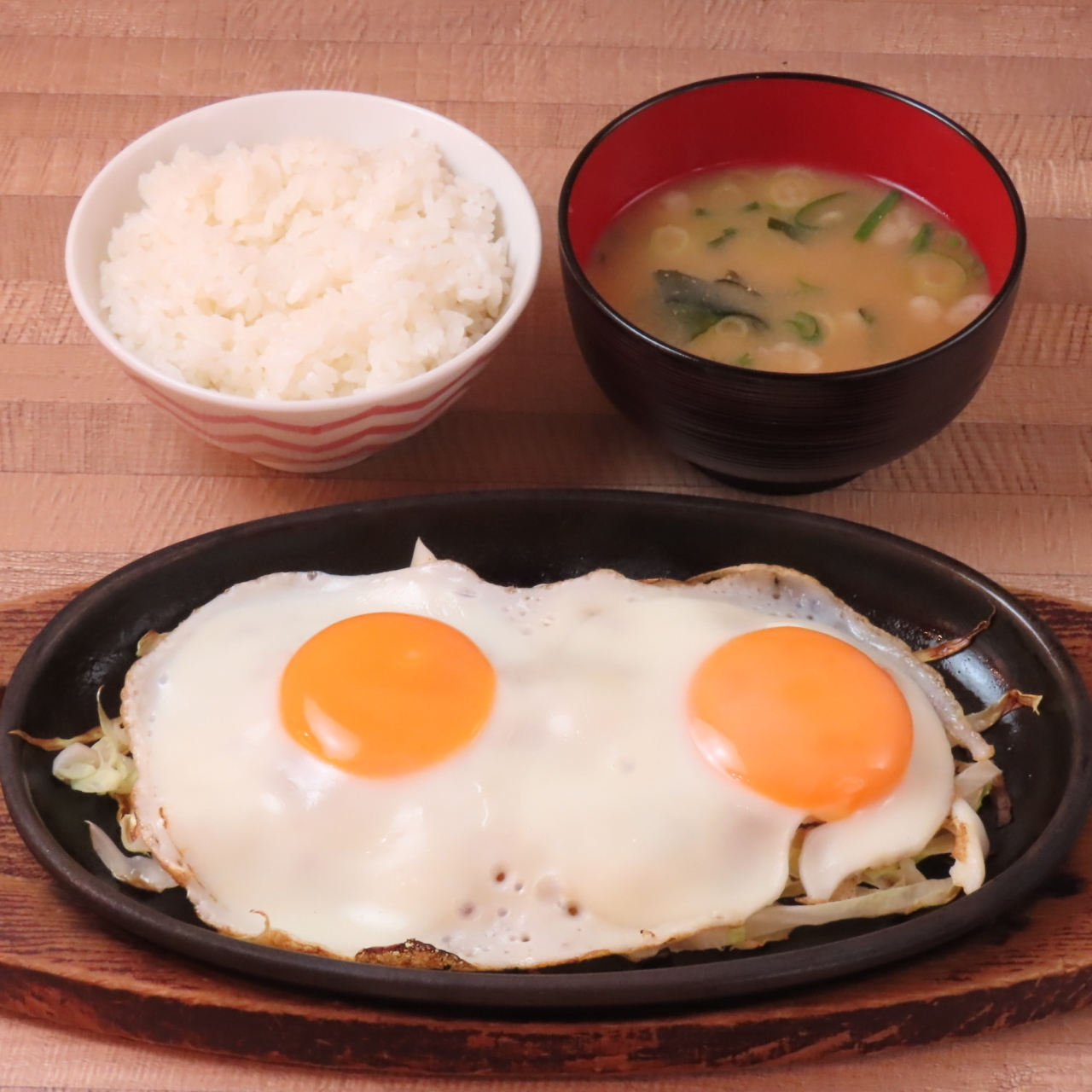 【朝限定】目玉焼きセット