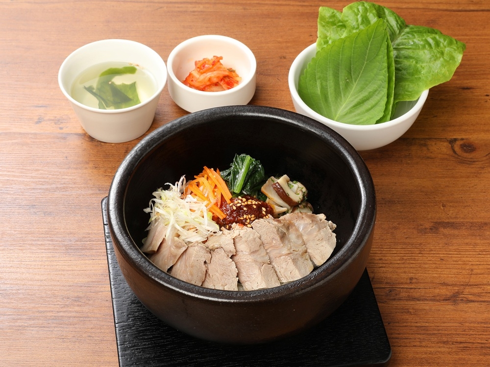 秋田純穂豚の石焼ビビンパ